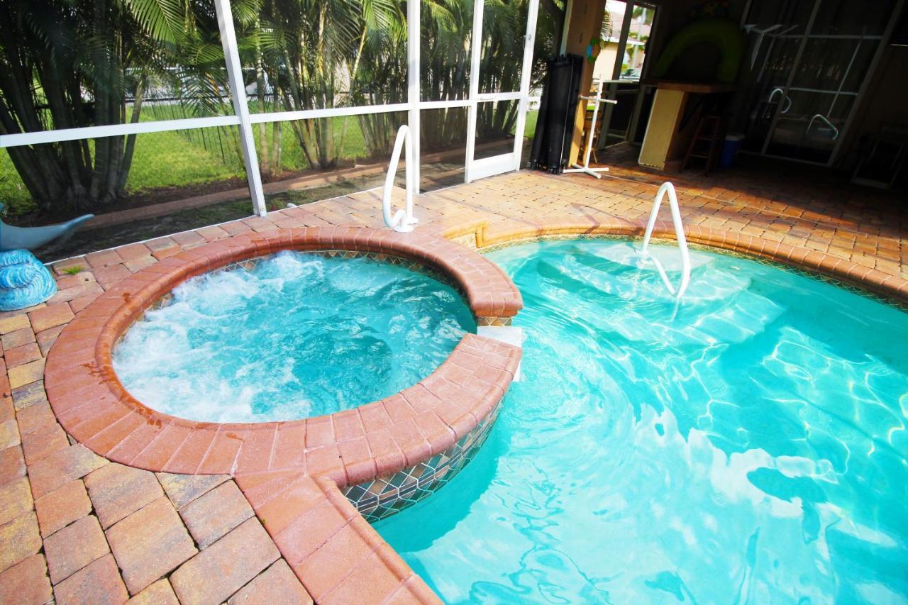 Luxury Home, Hot Tub, Heated Pool, Tiki Bar - Villa Spain Cabo Coral Exterior foto